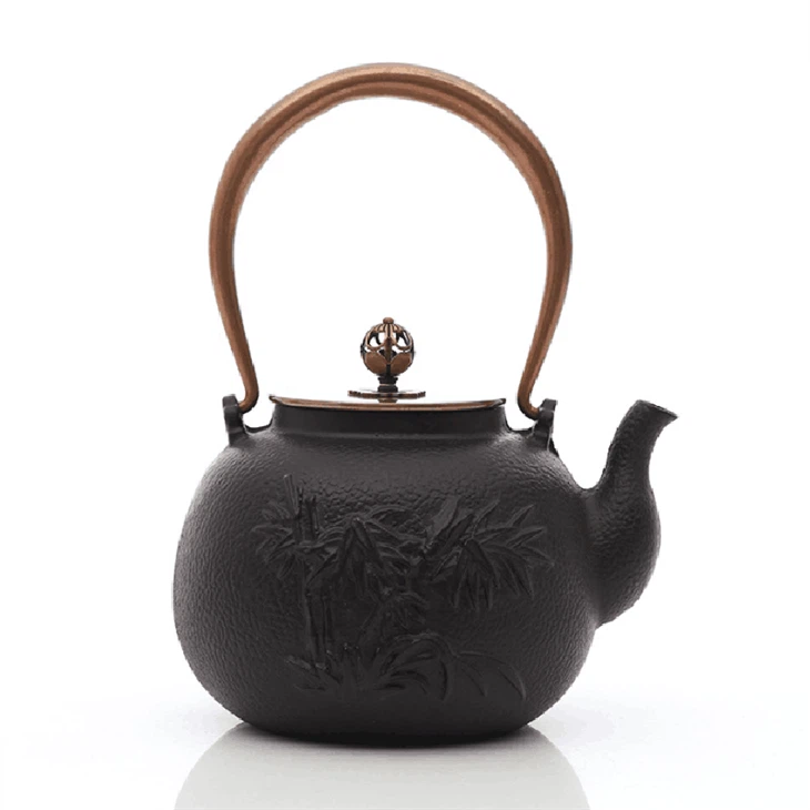 Moderne theepot met directe verwarming