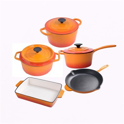 Oranje gietijzeren pannenset